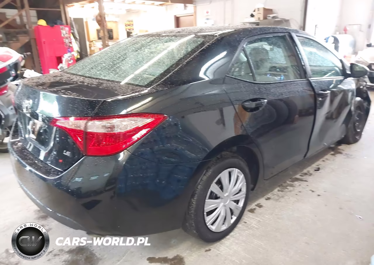 2017 Toyota Corolla Le VIN:2T1BURHE3HC910437 - 4