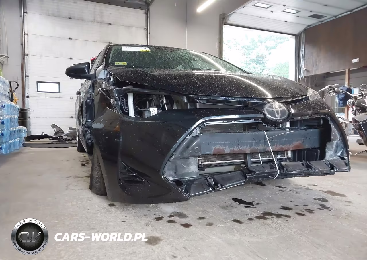 2017 Toyota Corolla Le VIN:2T1BURHE3HC910437 - 6