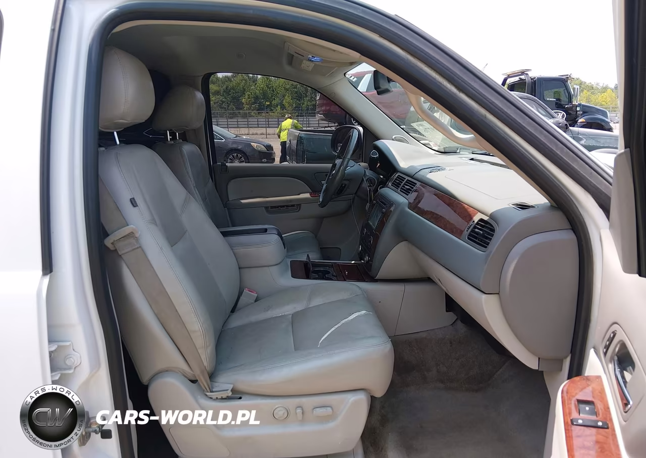 2013 Chevrolet Suburban Ltz VIN:1GNSKKE72DR135302 - 5