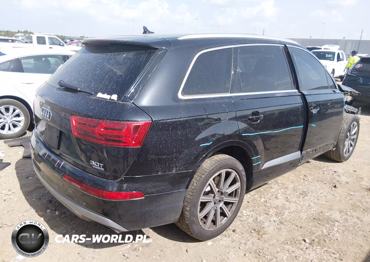 2017 Audi Q7 3.0T Premium VIN:WA1LAAF77HD013962 - 4