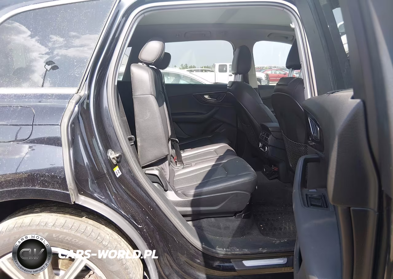 2017 Audi Q7 3.0T Premium VIN:WA1LAAF77HD013962 - 8