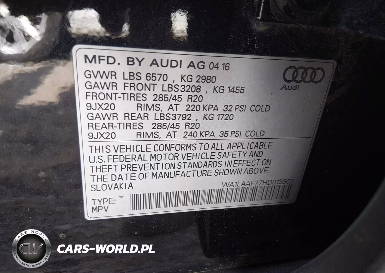 2017 Audi Q7 3.0T Premium VIN:WA1LAAF77HD013962 - 9