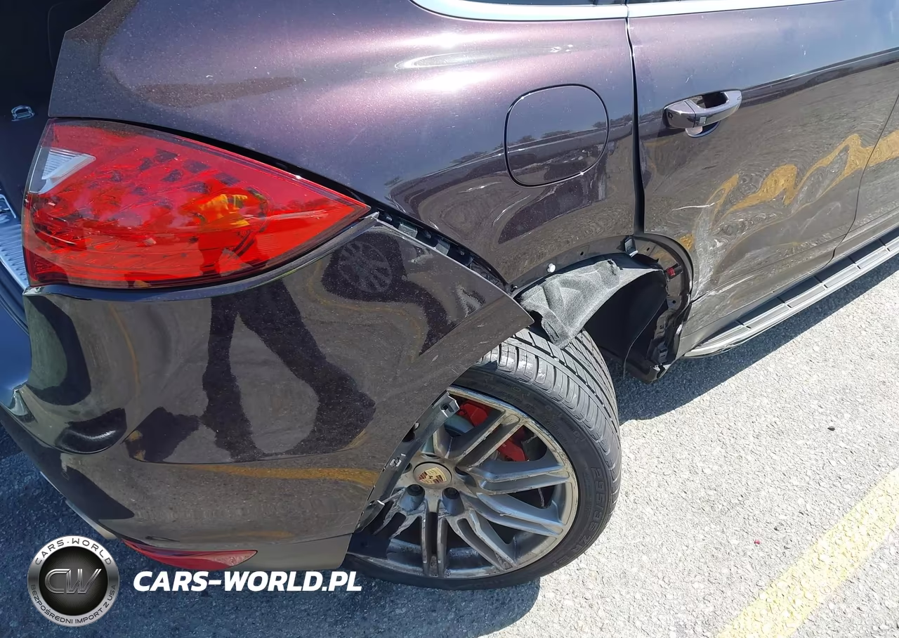 2012 Porsche Cayenne Turbo VIN:WP1AC2A21CLA83401 - 11