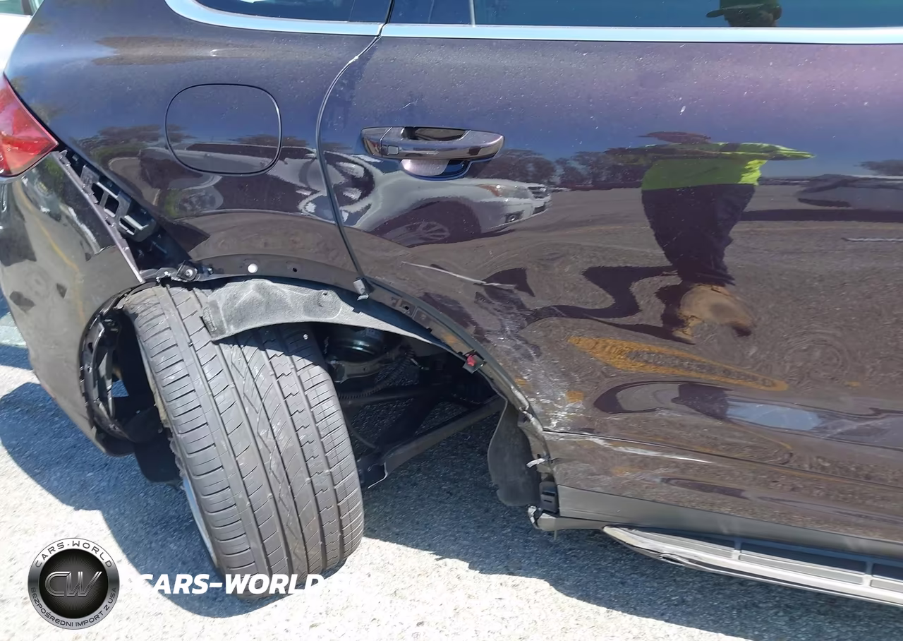 2012 Porsche Cayenne Turbo VIN:WP1AC2A21CLA83401 - 6