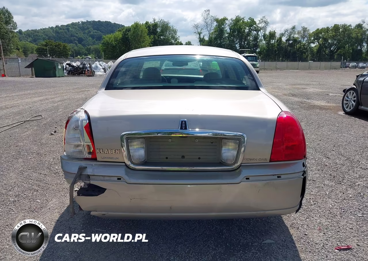 2003 Lincoln Town Car Executive VIN:1LNHM81W33Y634963 - 17