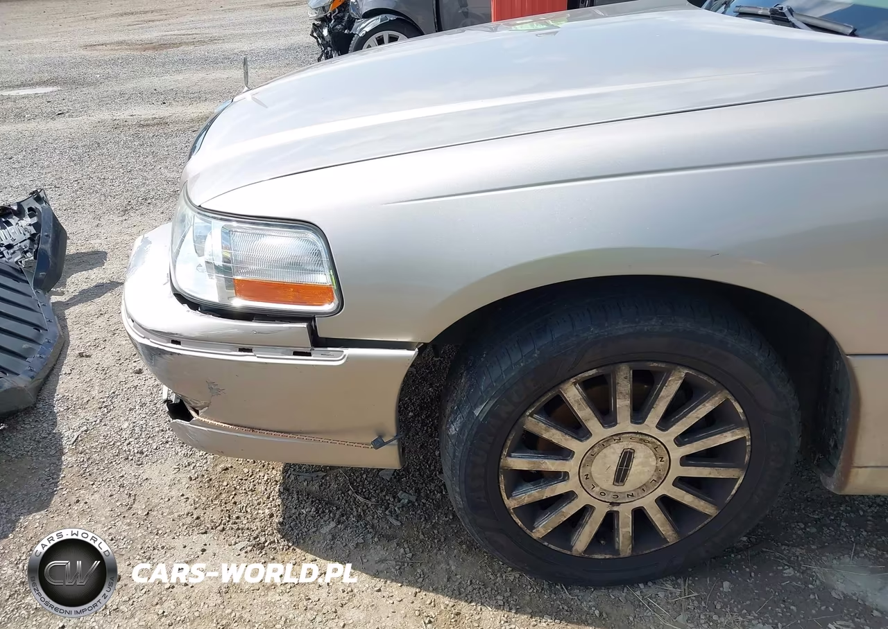 2003 Lincoln Town Car Executive VIN:1LNHM81W33Y634963 - 18