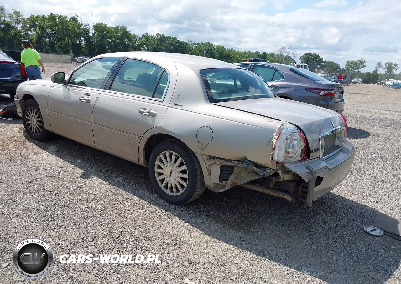 2003 Lincoln Town Car Executive VIN:1LNHM81W33Y634963 - 3