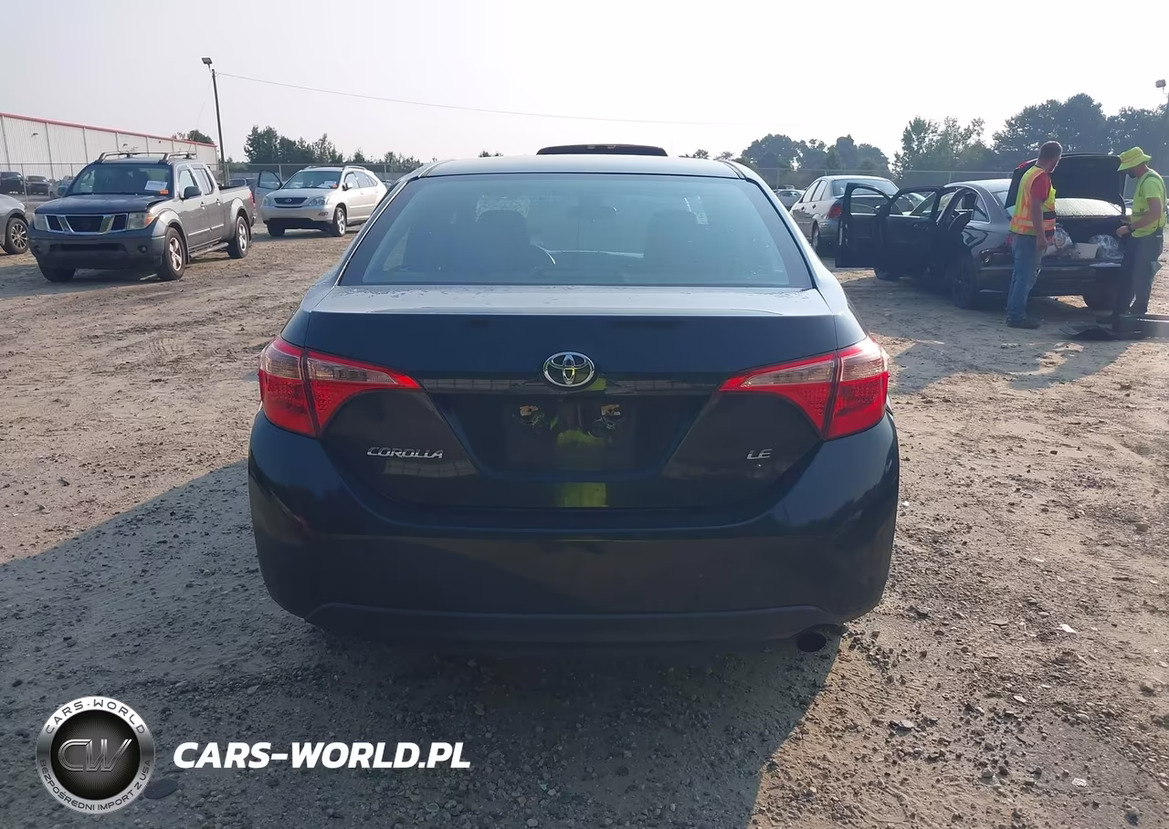 2018 Toyota Corolla Le VIN:5YFBURHE3JP814751 - 16