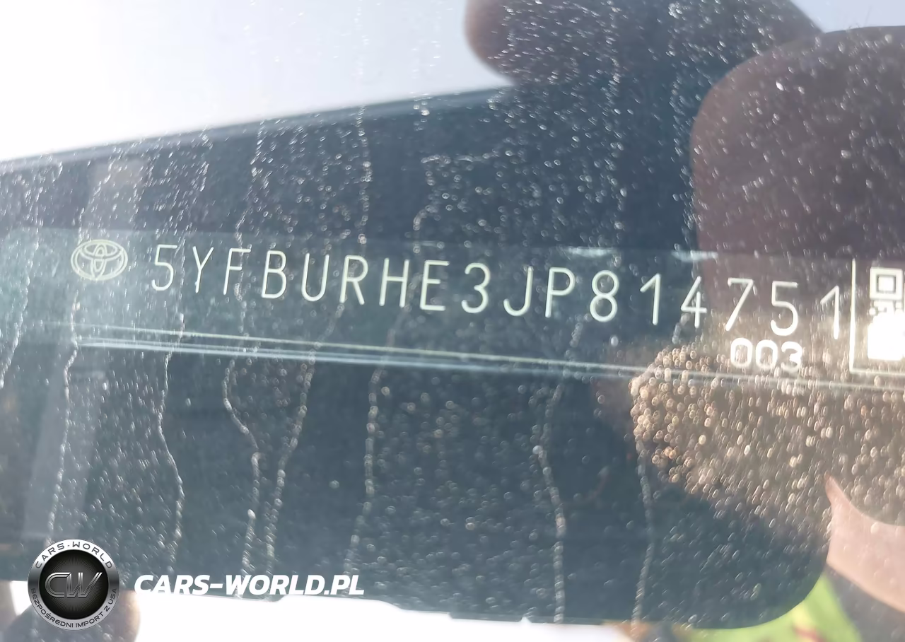 2018 Toyota Corolla Le VIN:5YFBURHE3JP814751 - 17