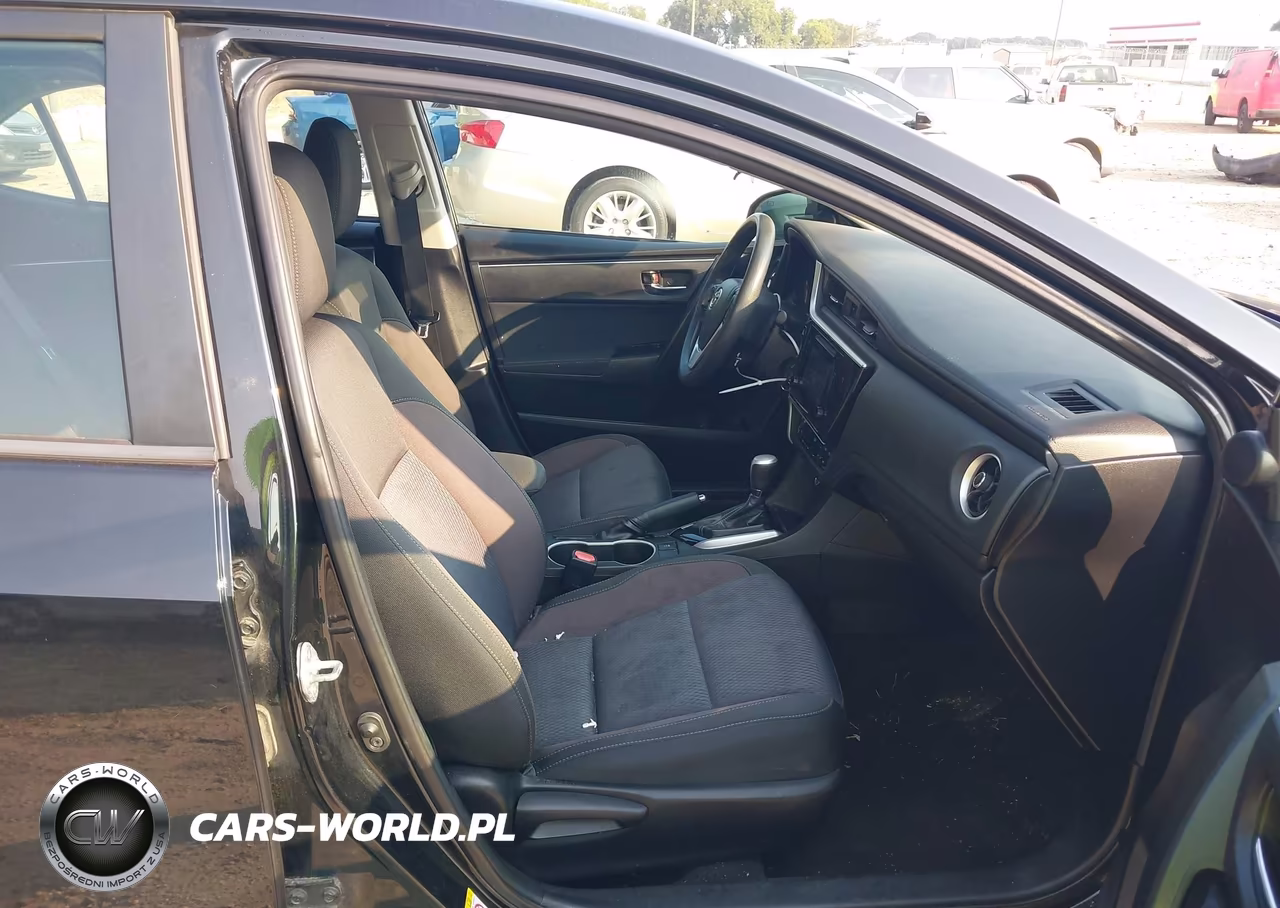2018 Toyota Corolla Le VIN:5YFBURHE3JP814751 - 5
