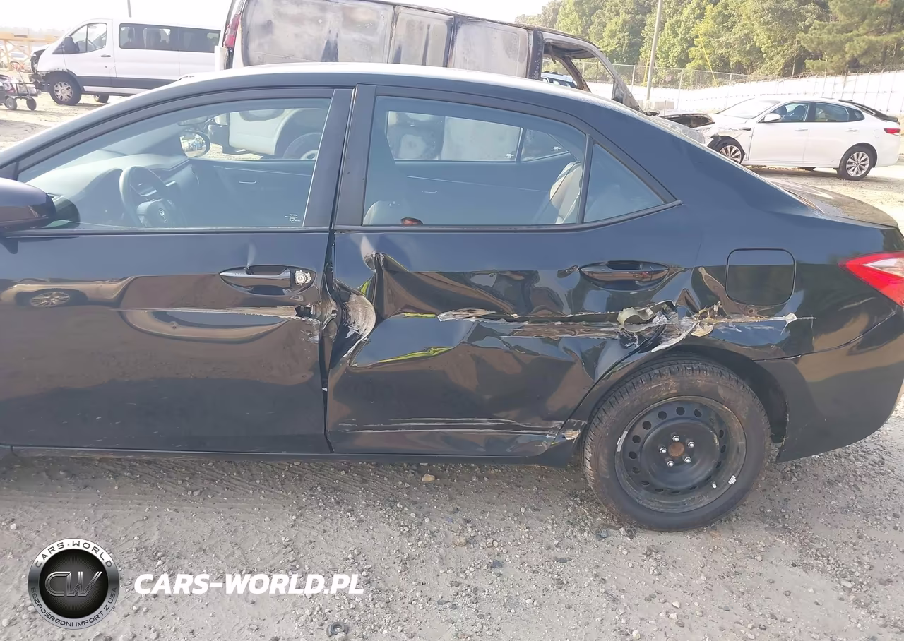 2018 Toyota Corolla Le VIN:5YFBURHE3JP814751 - 6