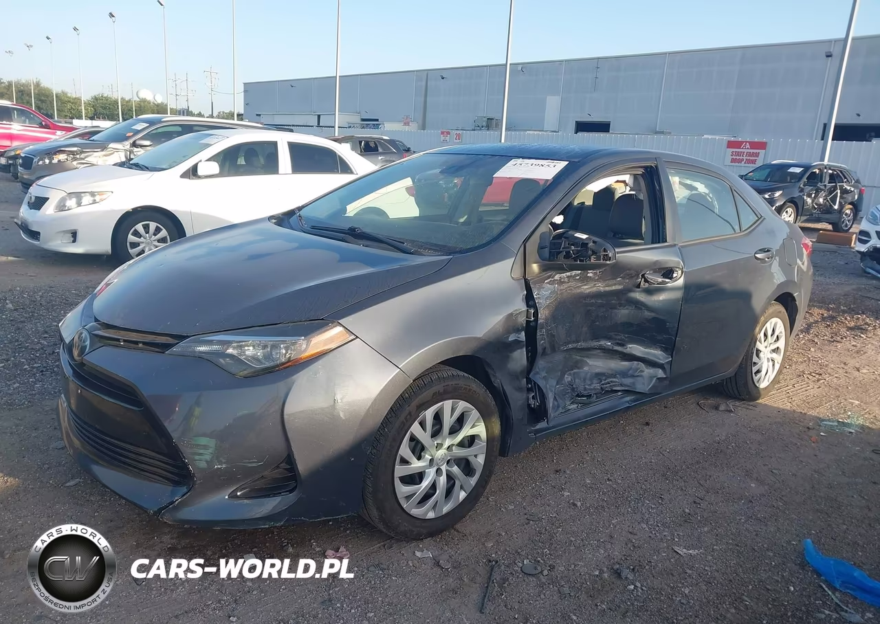 2018 Toyota Corolla Le VIN:5YFBURHE7JP853617 - 2