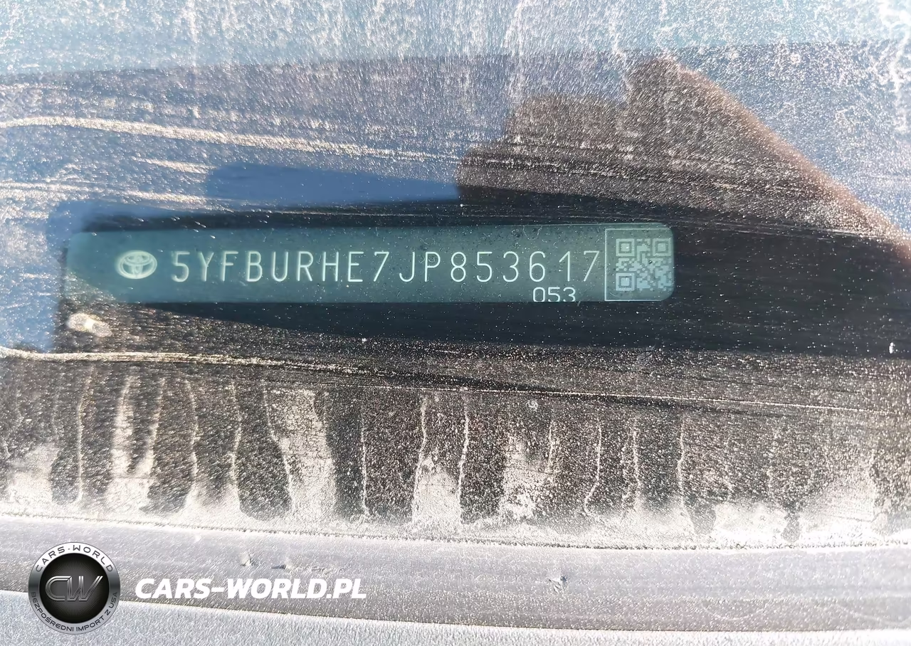 2018 Toyota Corolla Le VIN:5YFBURHE7JP853617 - 9