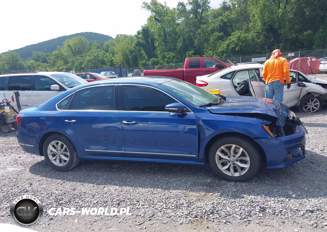 2017 Volkswagen Passat 1.8T S VIN:1VWAT7A33HC076042 - 14