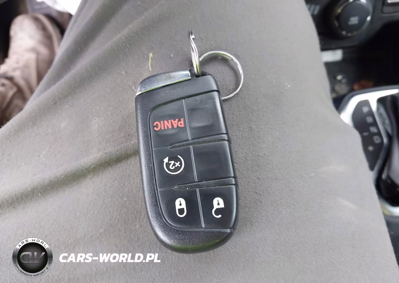 2020 Jeep Renegade Upland 4X4 VIN:ZACNJBAB2LPL87189 - 11