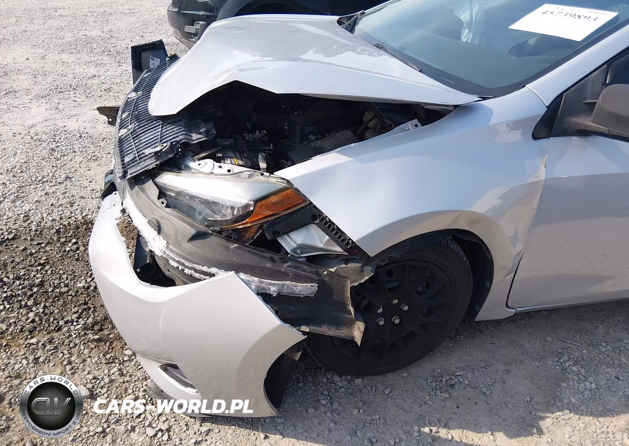 2017 Toyota Corolla Le VIN:2T1BURHE4HC884589 - 17
