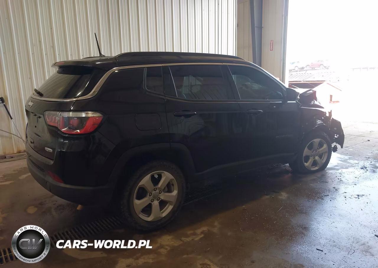 2018 Jeep Compass Latitude 4X4 VIN:3C4NJDBB7JT199707 - 4