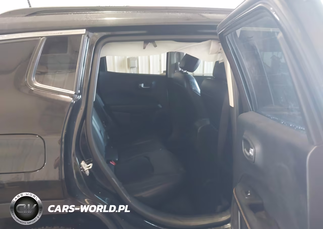 2018 Jeep Compass Latitude 4X4 VIN:3C4NJDBB7JT199707 - 8