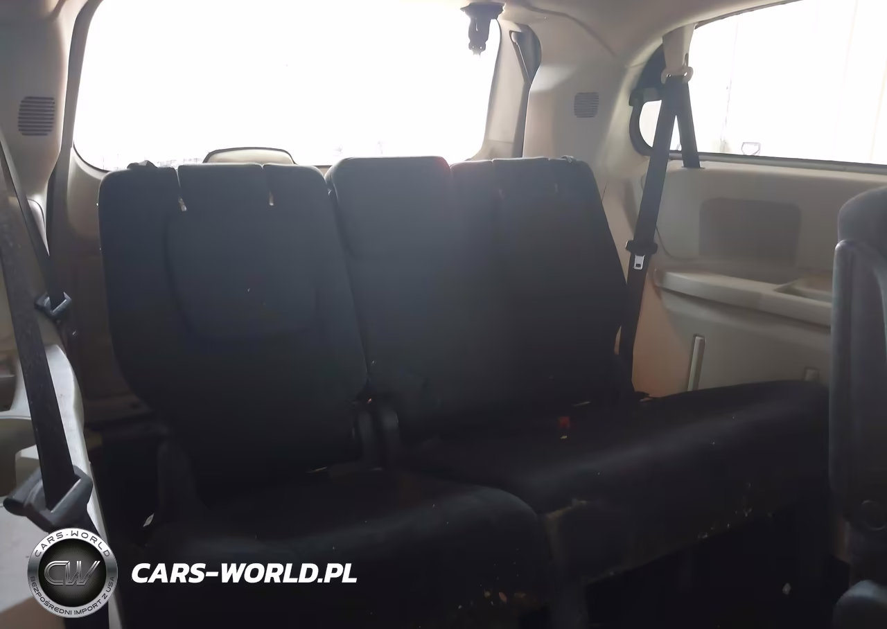 2011 Chrysler Town & Country Touring VIN:2A4RR5DG7BR675087 - 17