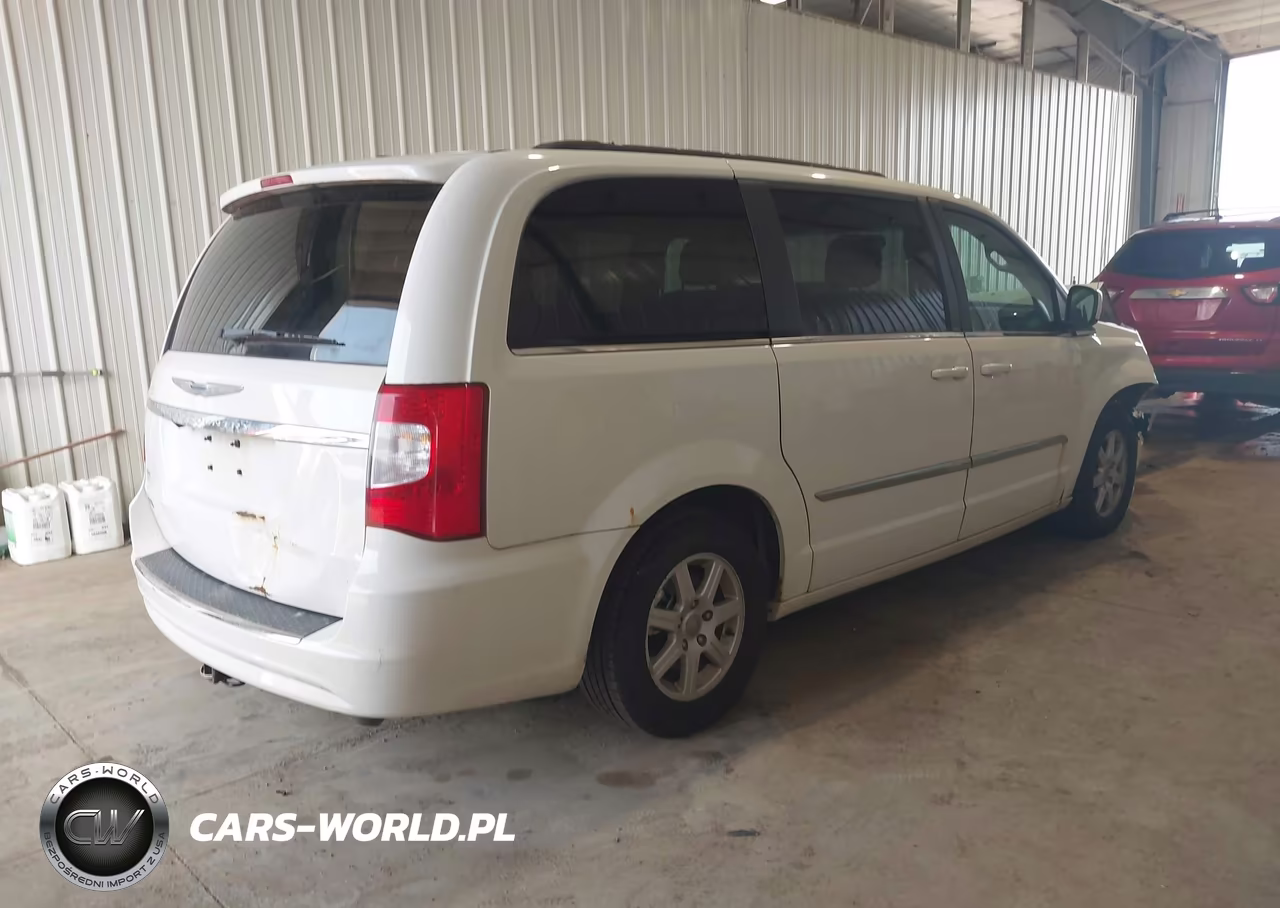2011 Chrysler Town & Country Touring VIN:2A4RR5DG7BR675087 - 4