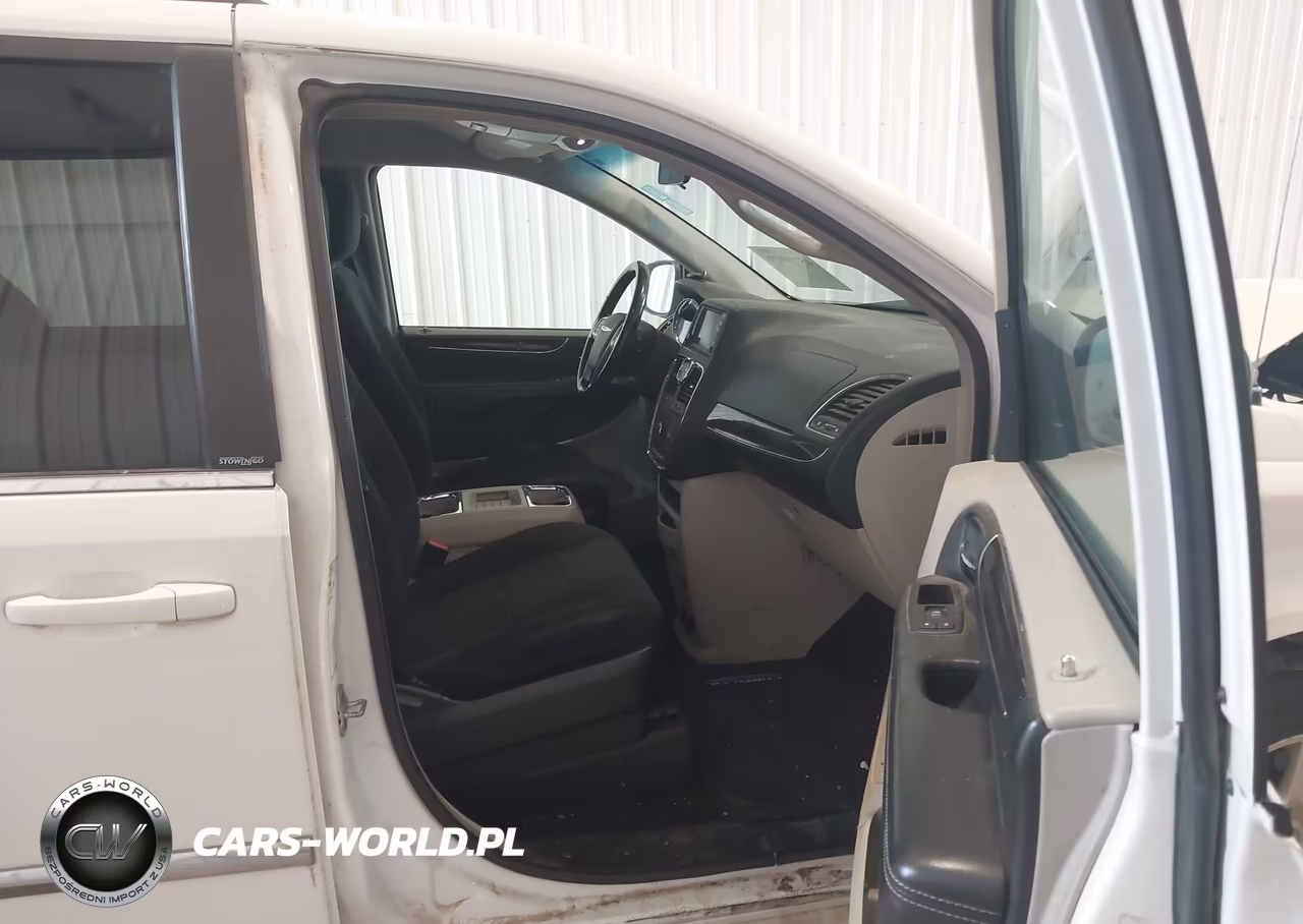 2011 Chrysler Town & Country Touring VIN:2A4RR5DG7BR675087 - 5