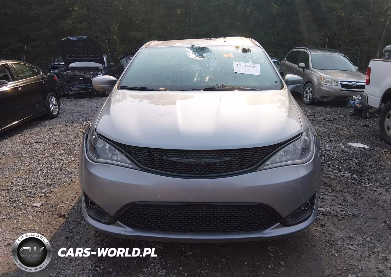 2018 Chrysler Pacifica Touring Plus VIN:2C4RC1FG2JR358281 - 12