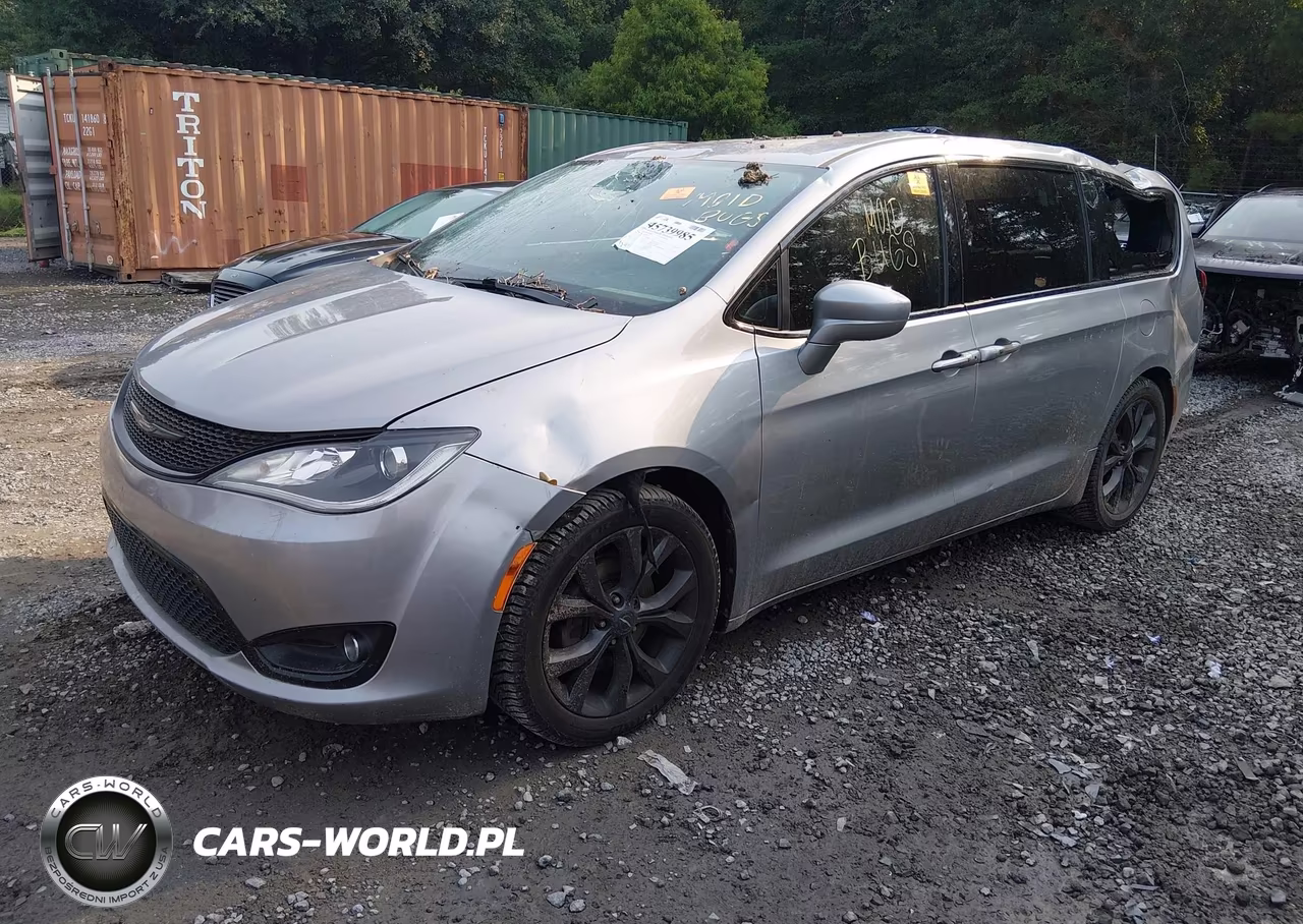 2018 Chrysler Pacifica Touring Plus VIN:2C4RC1FG2JR358281 - 2