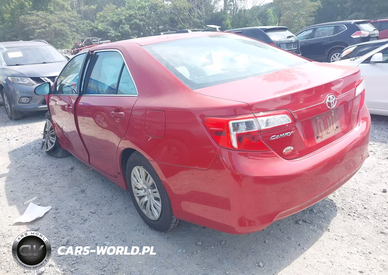 2014 Toyota Camry L VIN:4T1BF1FK2EU738089 - 3