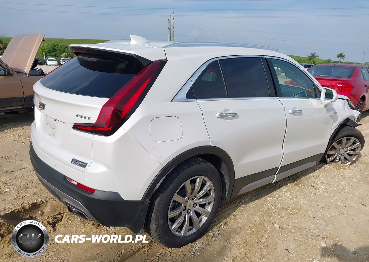 2019 Cadillac Xt4 Premium Luxury VIN:1GYFZCR4XKF220344 - 4