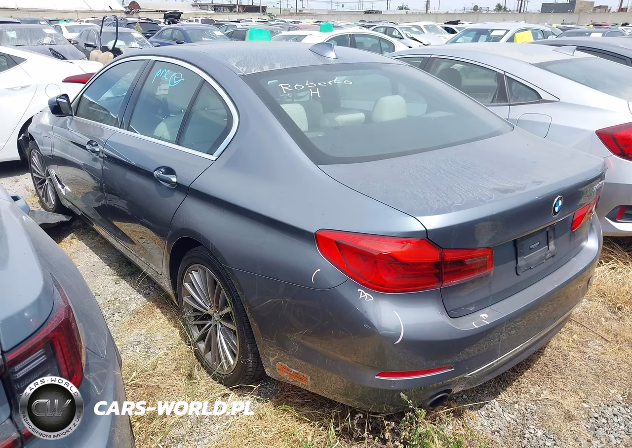 2020 BMW 5 Series 530E Iperformance VIN:WBAJA9C00LCD38891 - 3