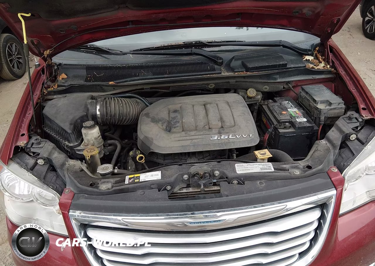 2015 Chrysler Town & Country Touring VIN:2C4RC1BG5FR730872 - 10