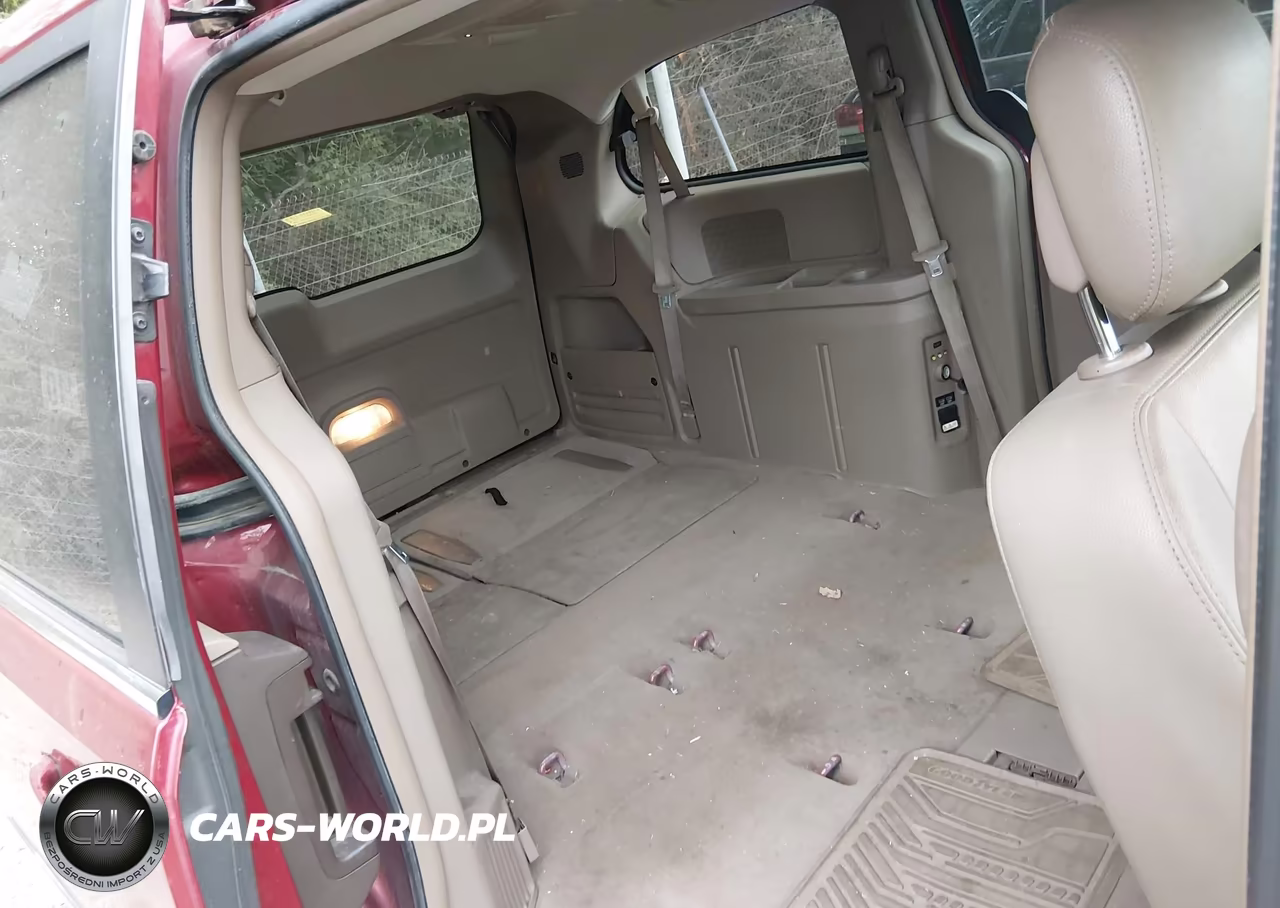 2015 Chrysler Town & Country Touring VIN:2C4RC1BG5FR730872 - 8