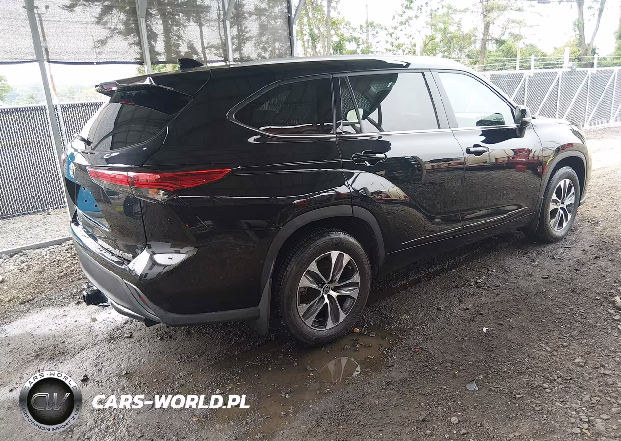 2022 Toyota Highlander Xle VIN:5TDGZRBHXNS191992 - 4