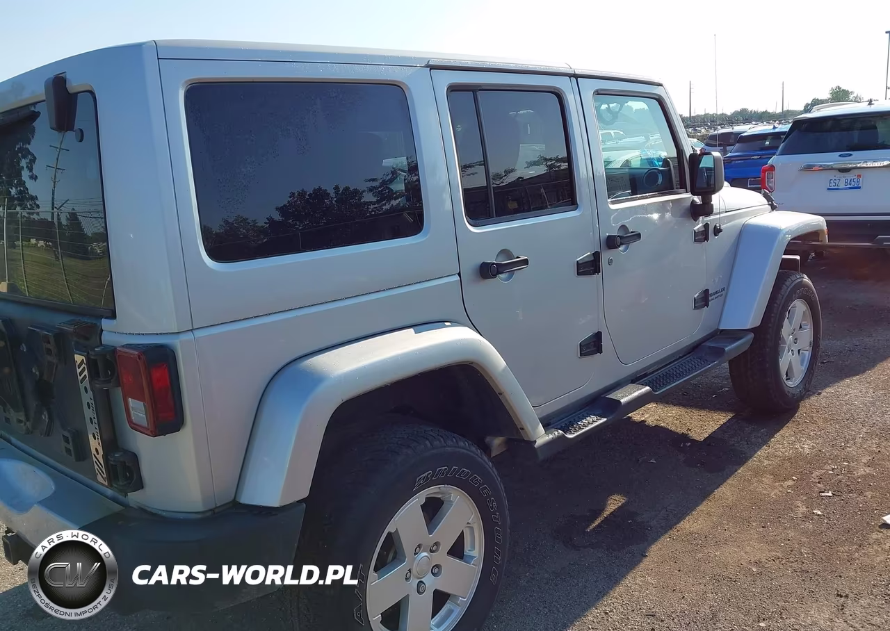 2012 Jeep Wrangler Unlimited Sahara VIN:1C4BJWEG9CL178278 - 4