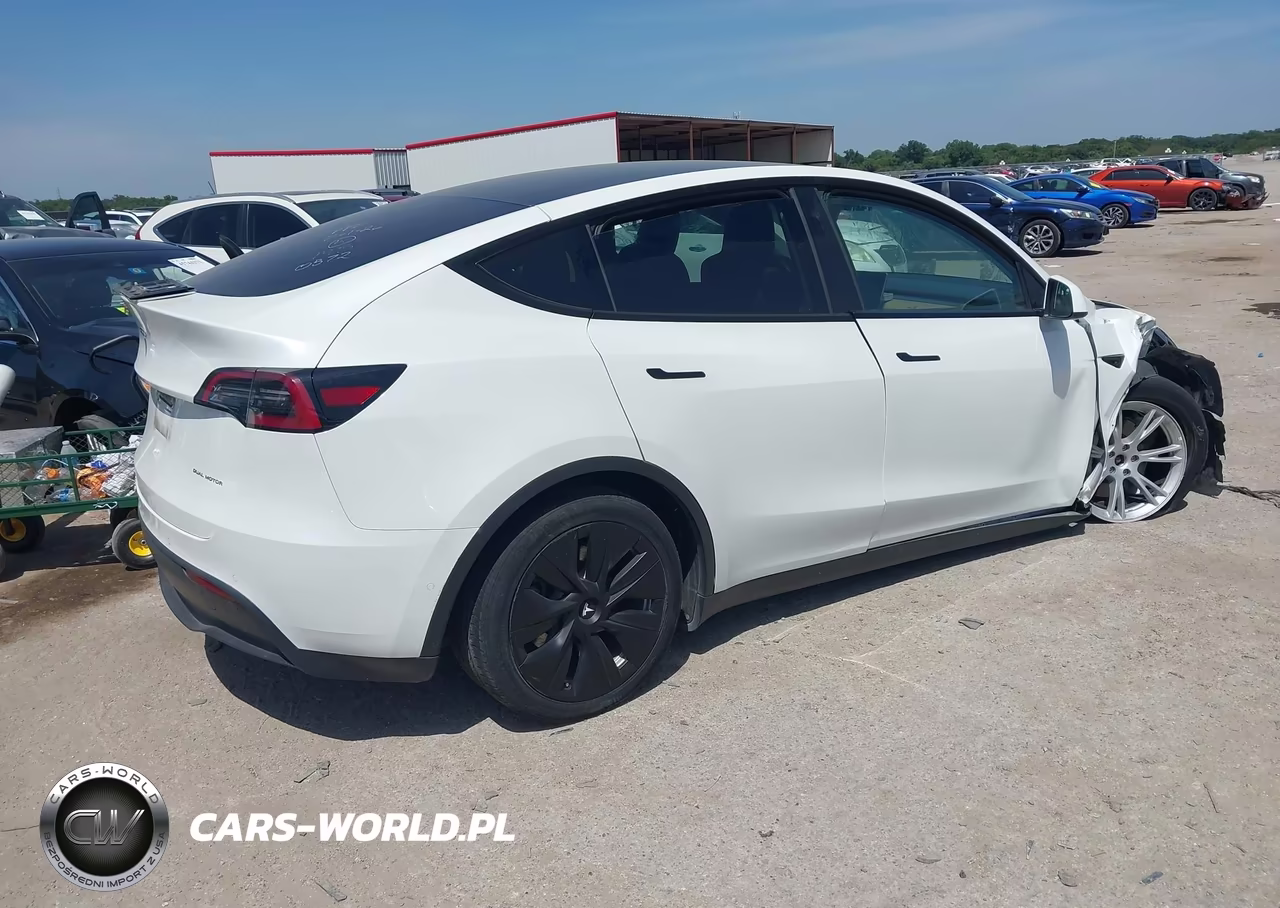 2022 Tesla Model Y Long Range Dual Motor All-Wheel Drive VIN:7SAYGDEE2NF320572 - 4