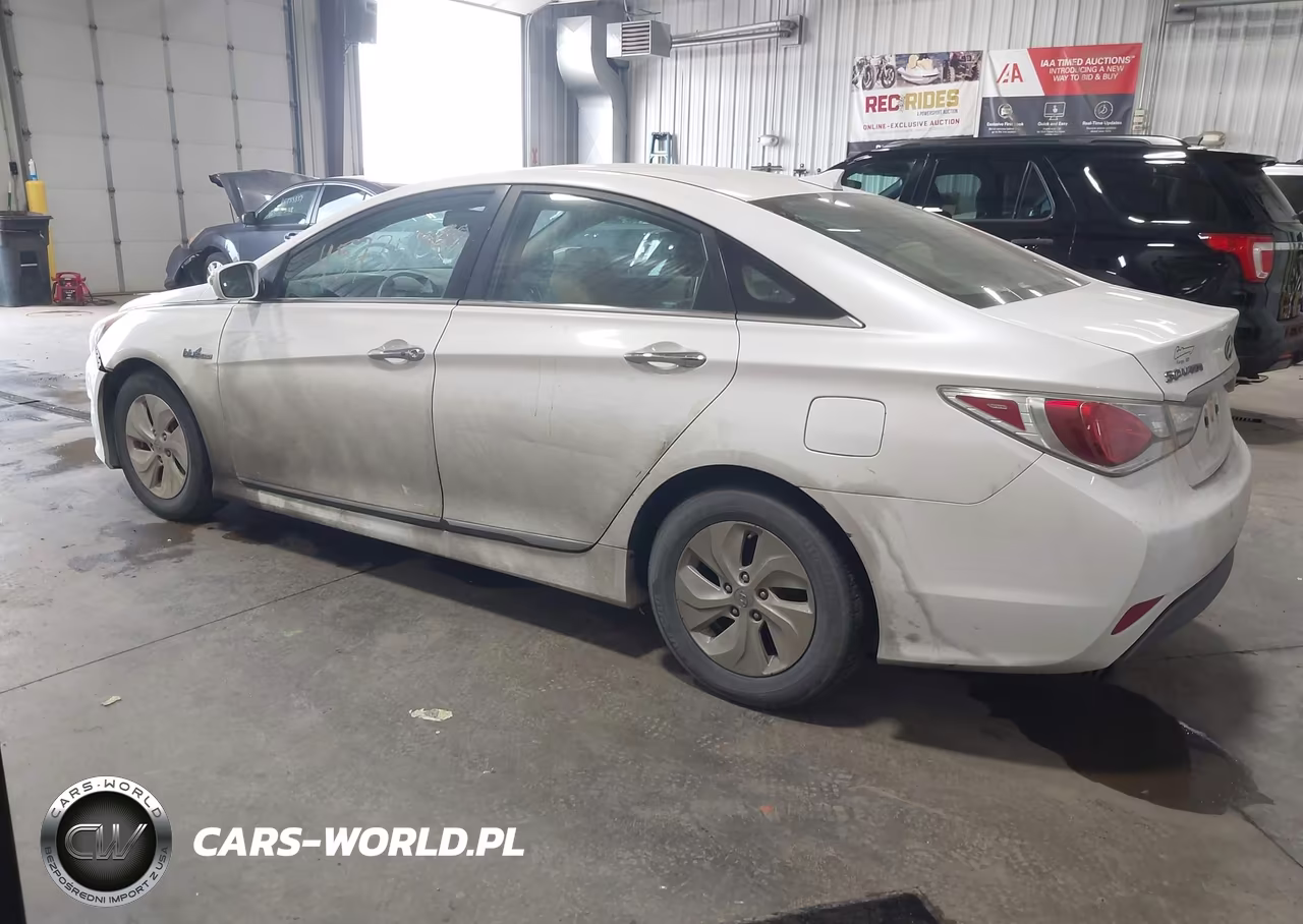 2014 Hyundai Sonata Hybrid VIN:KMHEC4A45EA113798 - 3