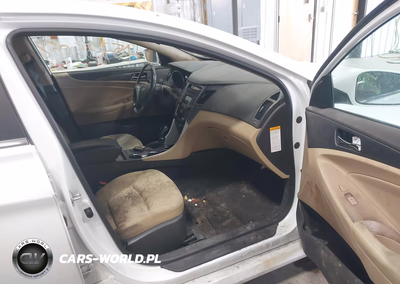2014 Hyundai Sonata Hybrid VIN:KMHEC4A45EA113798 - 5