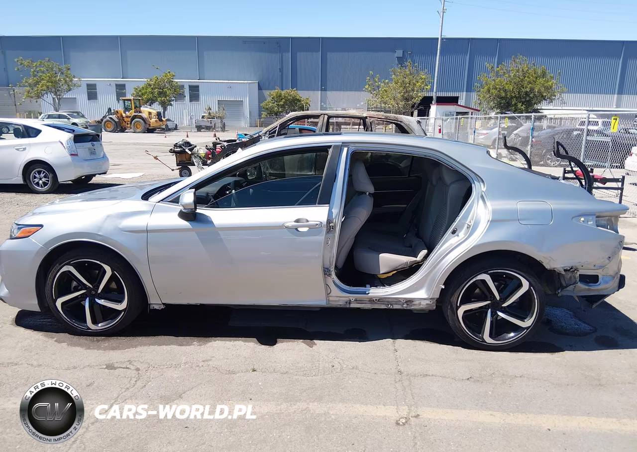 2018 Toyota Camry Se VIN:4T1B11HK2JU108532 - 15