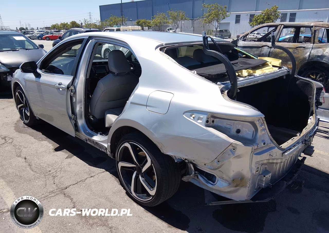 2018 Toyota Camry Se VIN:4T1B11HK2JU108532 - 3