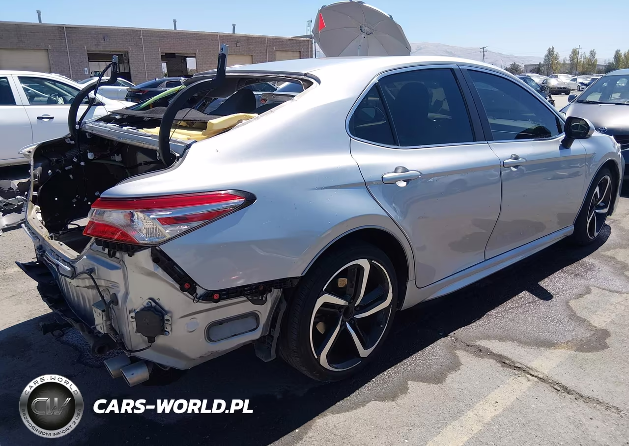 2018 Toyota Camry Se VIN:4T1B11HK2JU108532 - 4