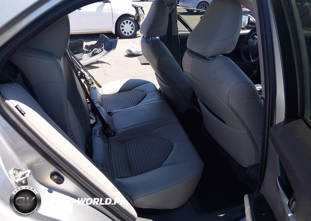2018 Toyota Camry Se VIN:4T1B11HK2JU108532 - 8