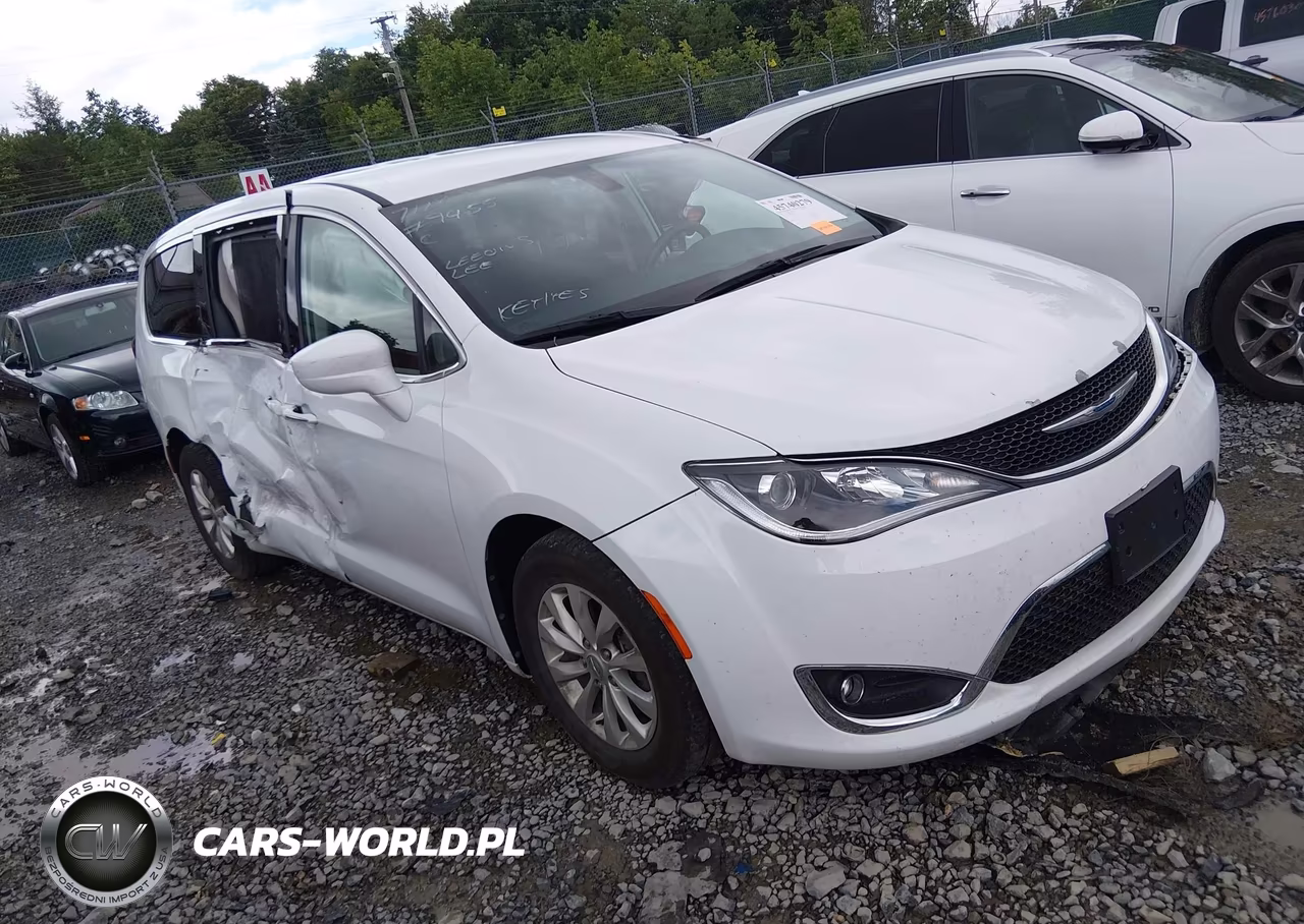 2018 Chrysler Pacifica Touring Plus