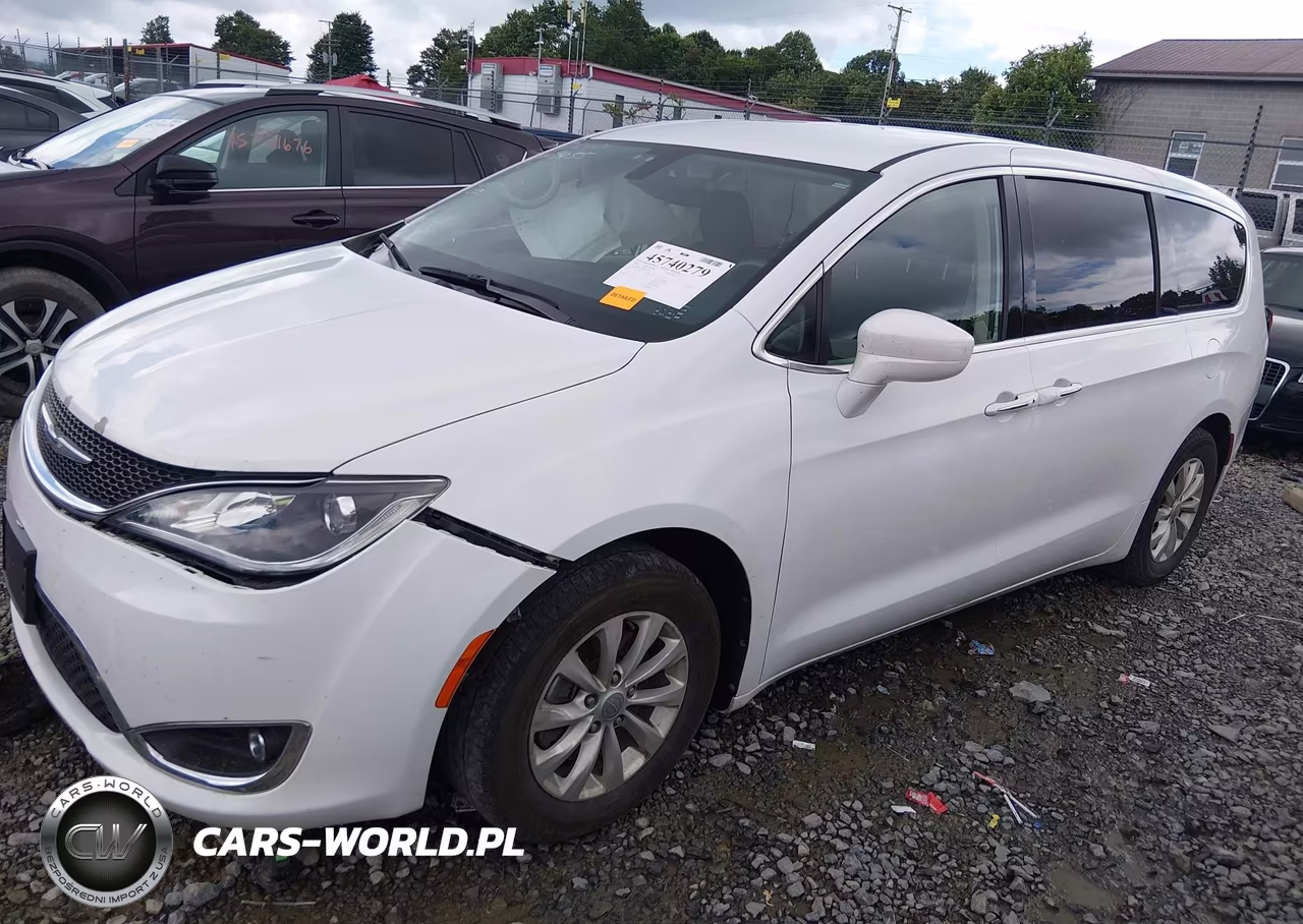 2018 Chrysler Pacifica Touring Plus VIN:2C4RC1FG8JR279455 - 2