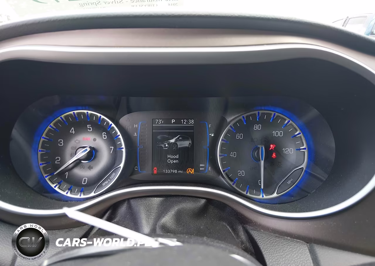 2018 Chrysler Pacifica Touring Plus VIN:2C4RC1FG8JR279455 - 7