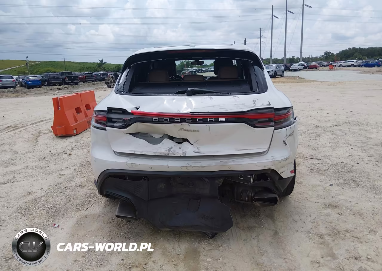 2022 Porsche Macan VIN:WP1AA2A54NLB10626 - 16