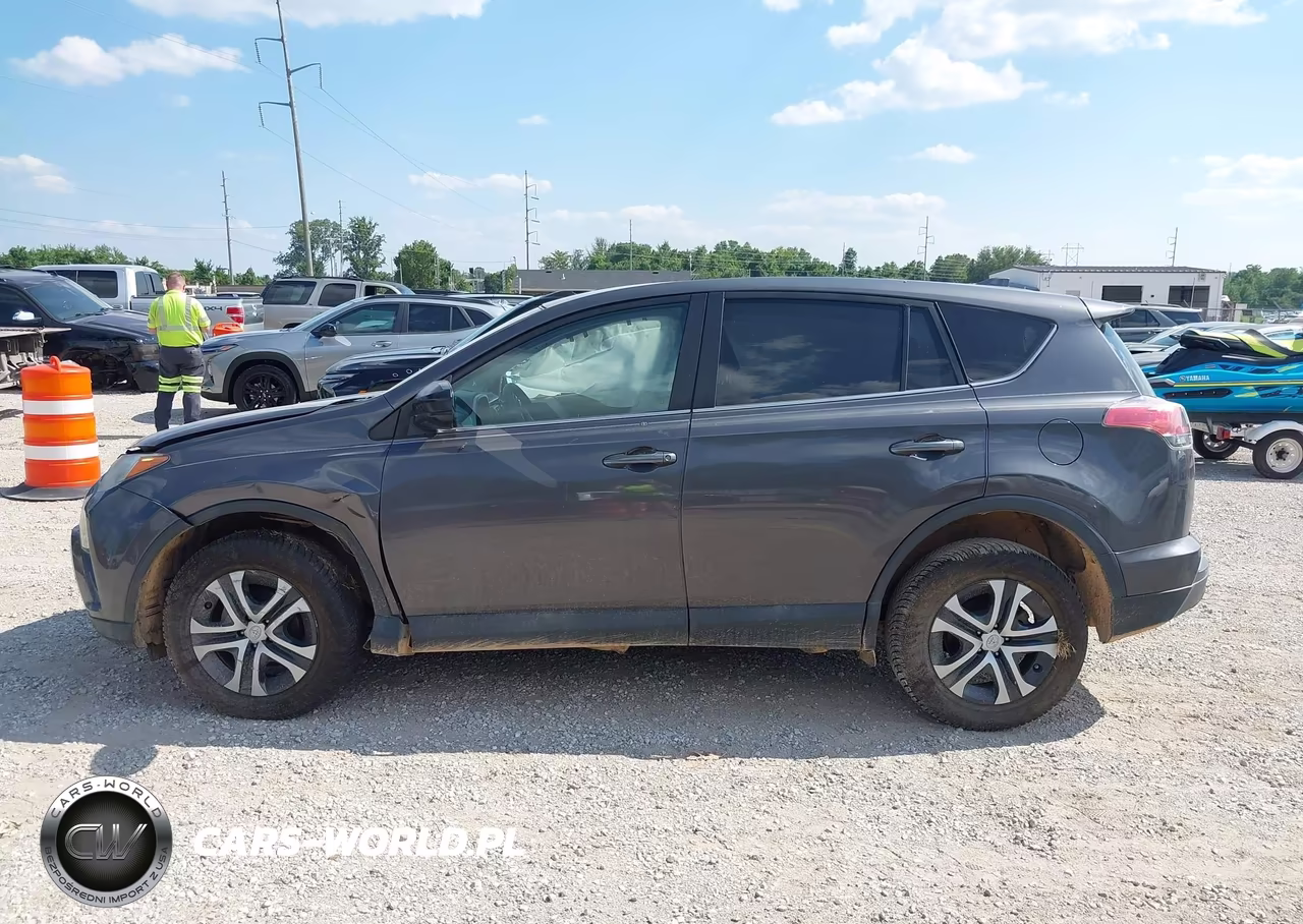2018 Toyota Rav4 Le VIN:2T3ZFREV8JW439670 - 15