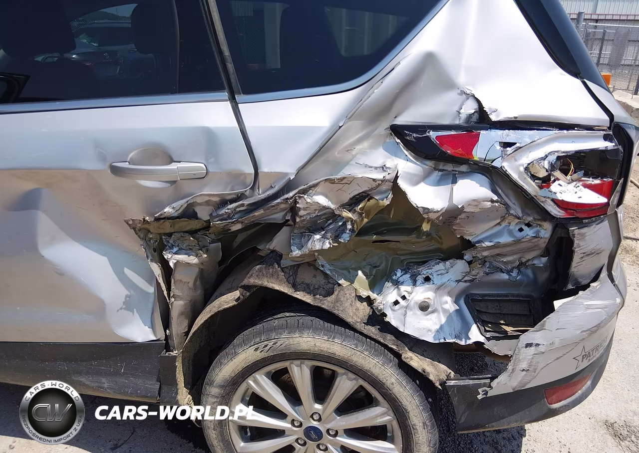 2017 Ford Escape Titanium VIN:1FMCU0JD6HUE47449 - 6