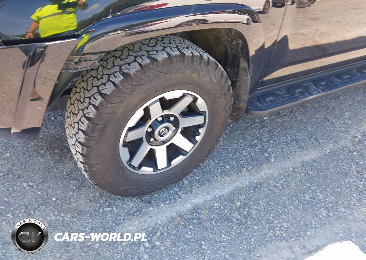 2022 Toyota 4Runner Trd Off Road VIN:JTEPU5JR8N6070925 - 12