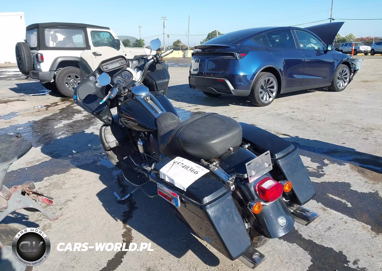 2013 Harley-Davidson Fltru Road Glide Ultra VIN:1HD1KGM39DB673566 - 3