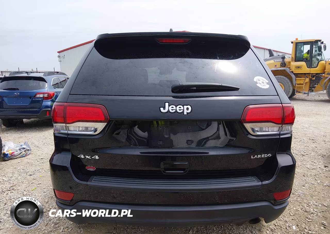 2021 Jeep Grand Cherokee Laredo E 4X4 VIN:1C4RJFAG0MC580390 - 17